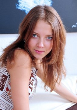 Bauchnabelpiercing aus Zug,Schweiz